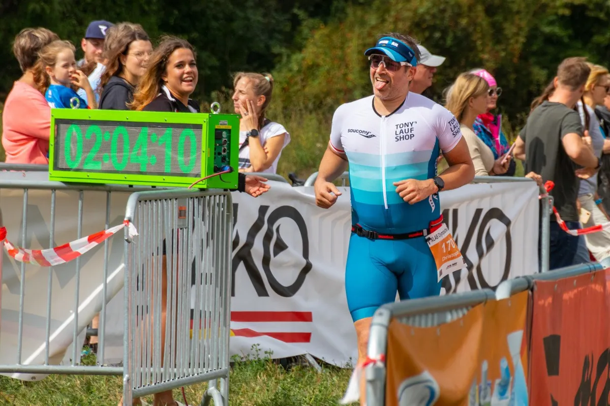 Christoph beim Triathlon-Zieleinlauf